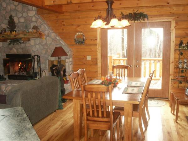 Log dining area and sundeck w/ pine scent.jpg