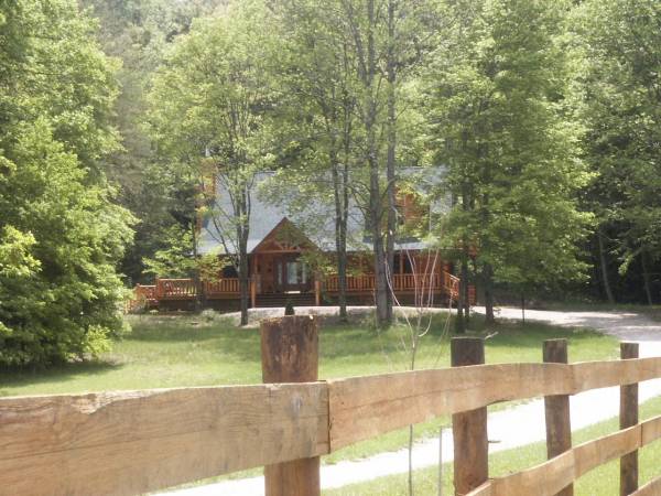 Log Cabin with Fireplace & Hot Tub in Brown County